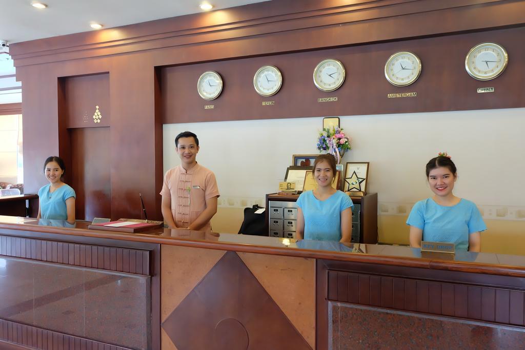Tarin Hotel Chiang Mai Exterior foto