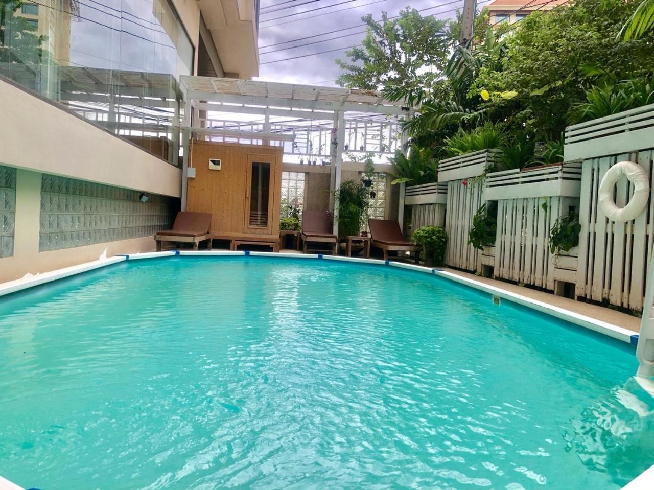 Tarin Hotel Chiang Mai Exterior foto
